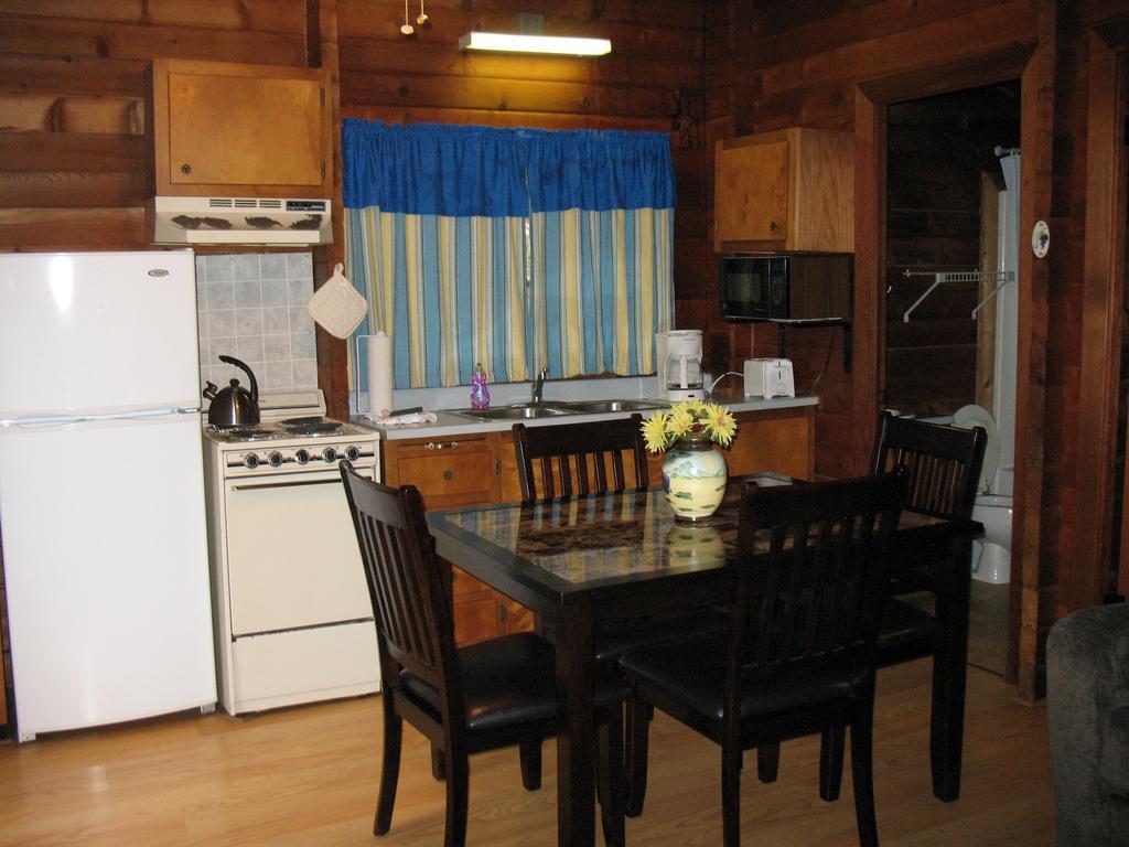 Forest Lake Camping Resort Cabin 18 Advance Bagian luar foto